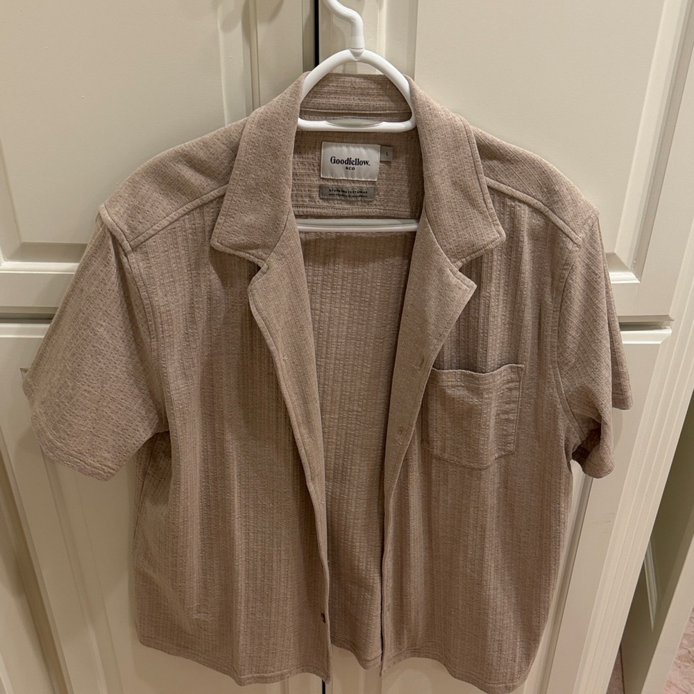 Goodfellow & Co Men's Short-Sleeve Camp Collar Shirt in Taupe